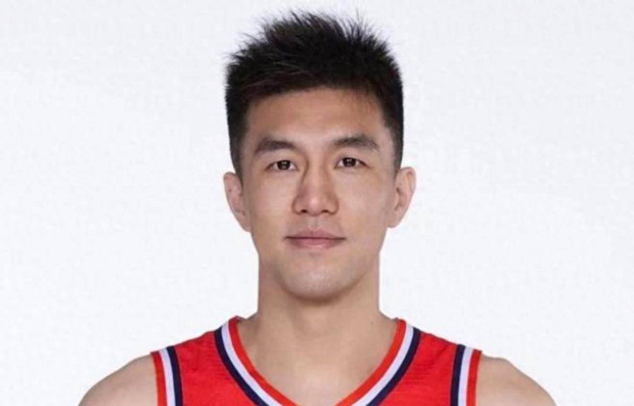 76人碾压福建队,郭艾伦点燃赛场 76人碾压福建队,郭艾伦点燃赛场