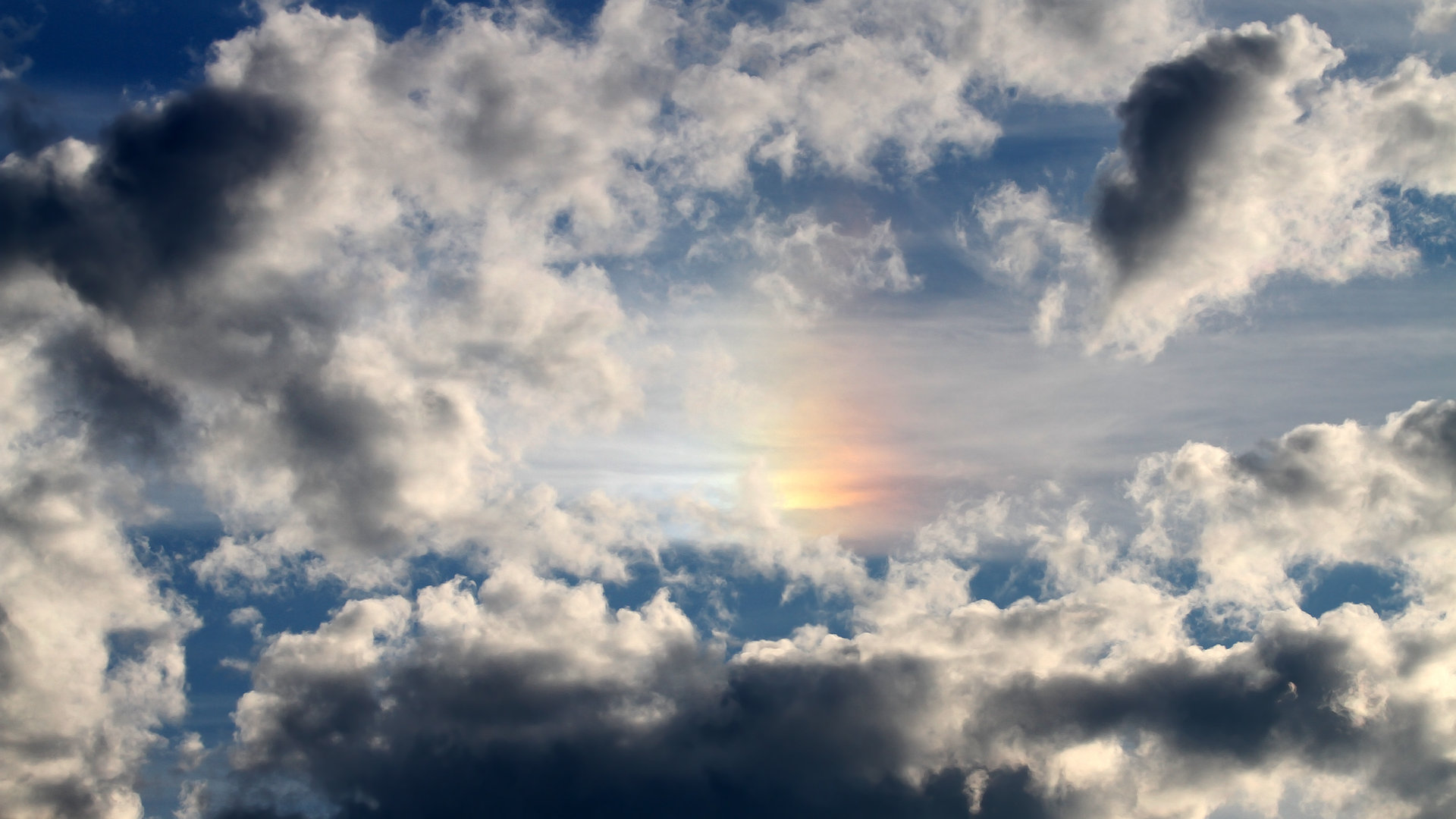 冰岛风暴冻结蓝月，加克波双响拉开晋级窗口